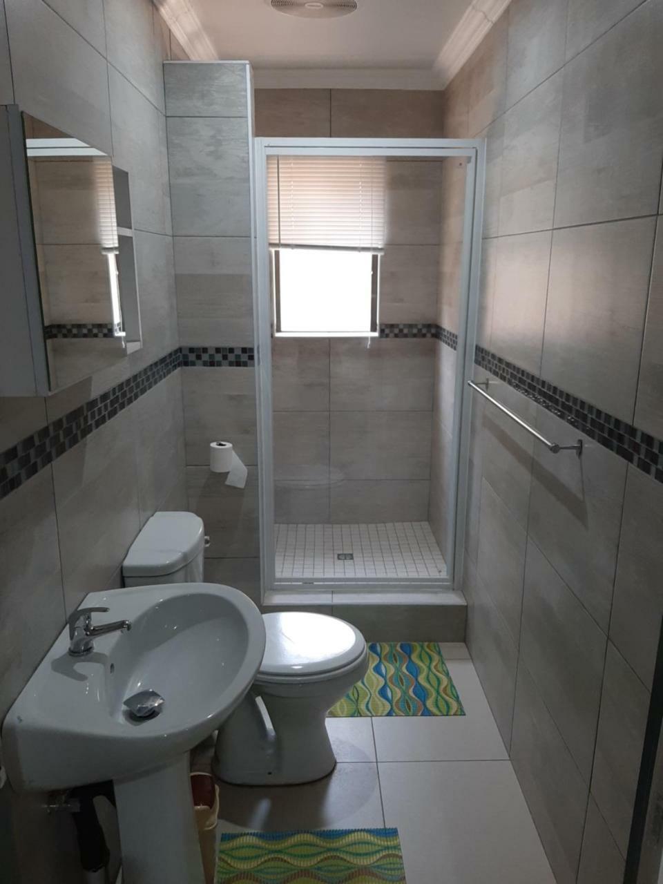 Lux Rooms on 37 Bloemfontein Extérieur photo