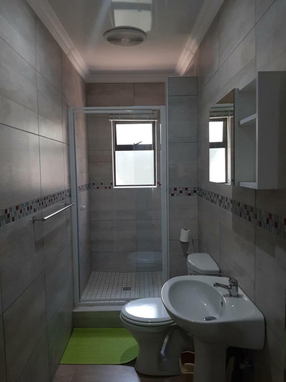 Lux Rooms on 37 Bloemfontein Extérieur photo
